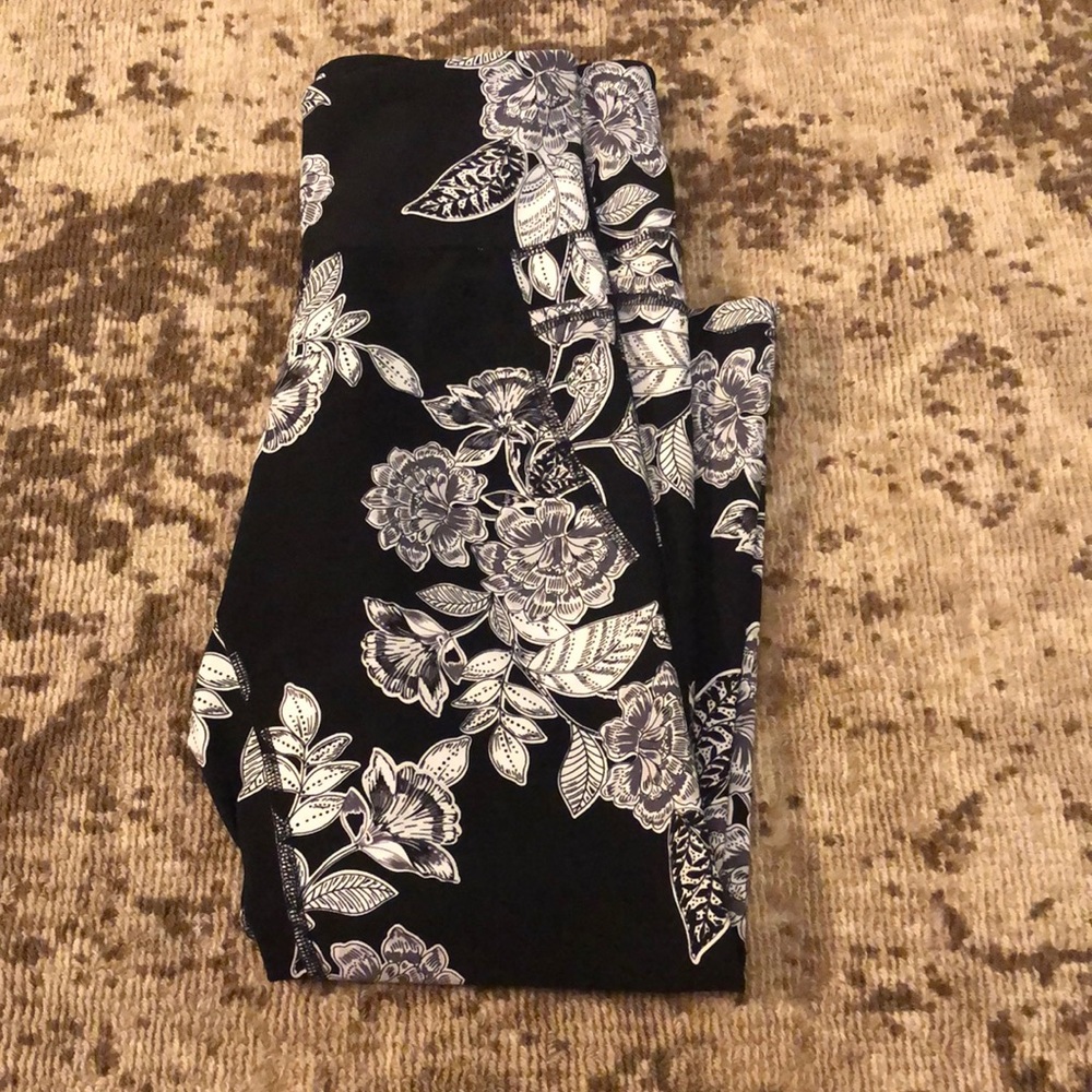 Old Navy Elevate Leggings